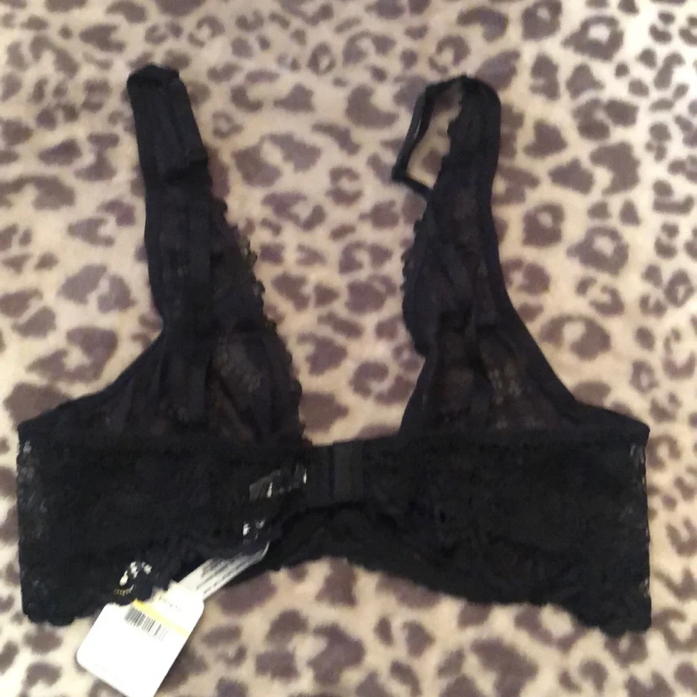 Free People Intimately Lace Plunge Bra in Black Size 34B